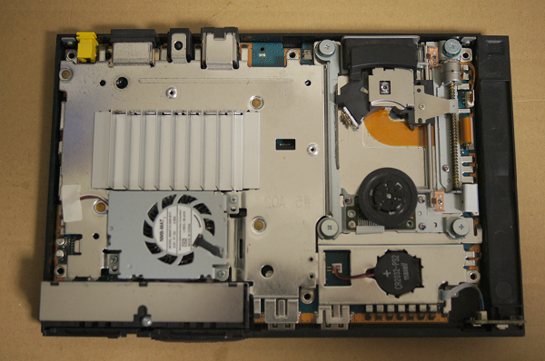 内部(SCPH-70000)
