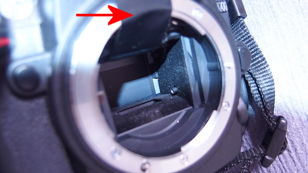 ビニールテープで固定_D7000