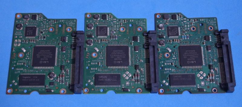ST2000DL003の基板